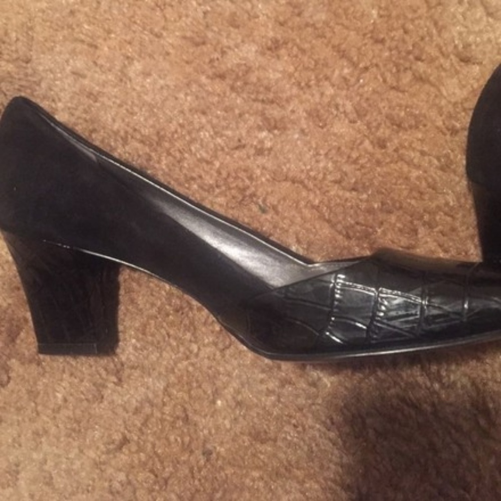Tahari Black  Peep Toe Pumps